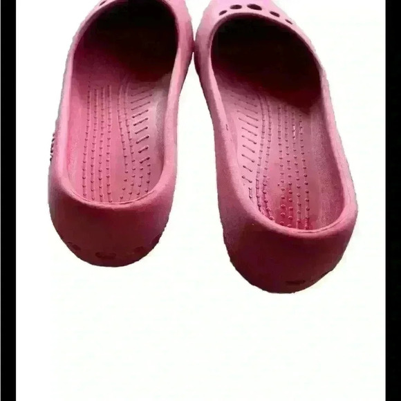 Crocs Women's Prima Ballet Flats Pink Size 9 Rubber Slip On Shoes Lightweight - Picture 2 of 5